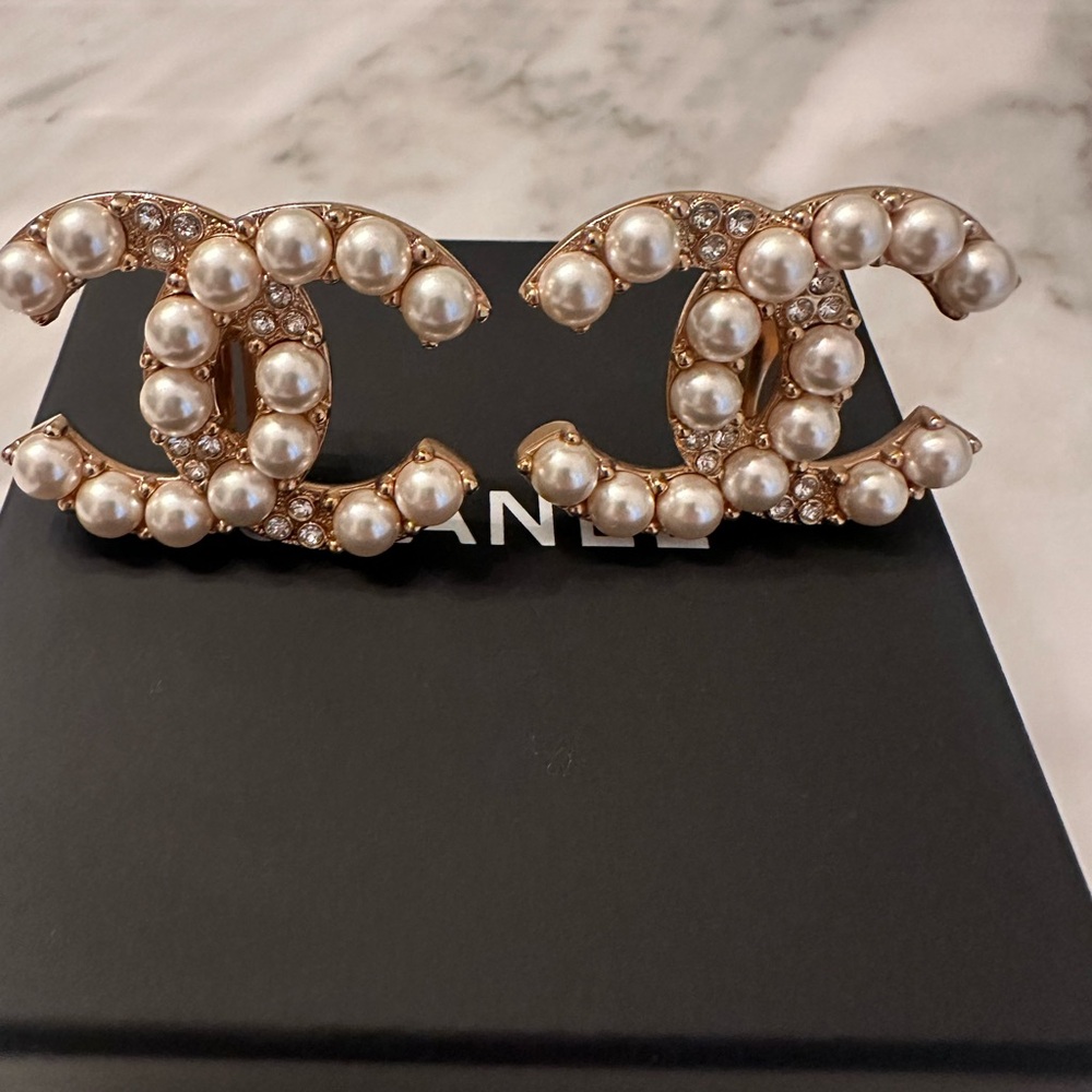 CHANEL Gold, pearl and rhinestone HUGE cc logo clip earrings .